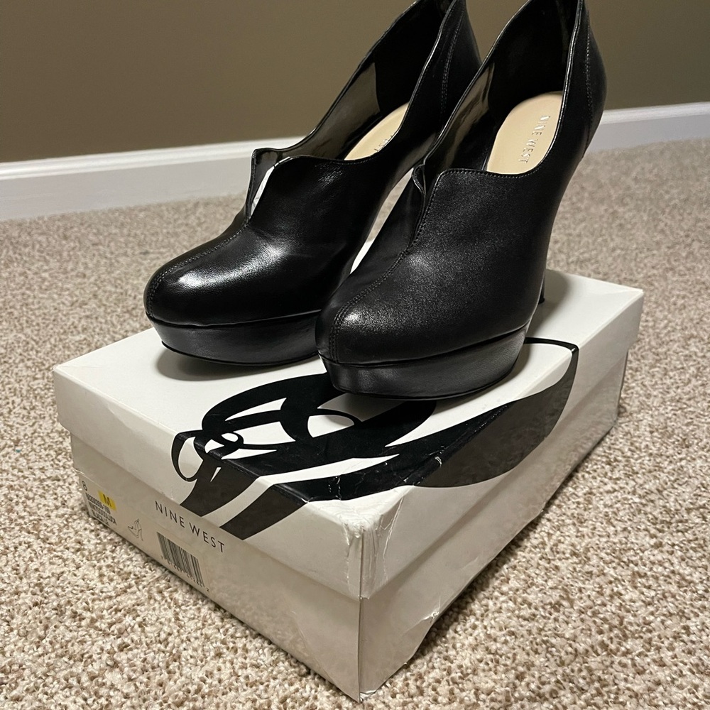 Nine West Black Heels with Ankle Strap and Thick Heel